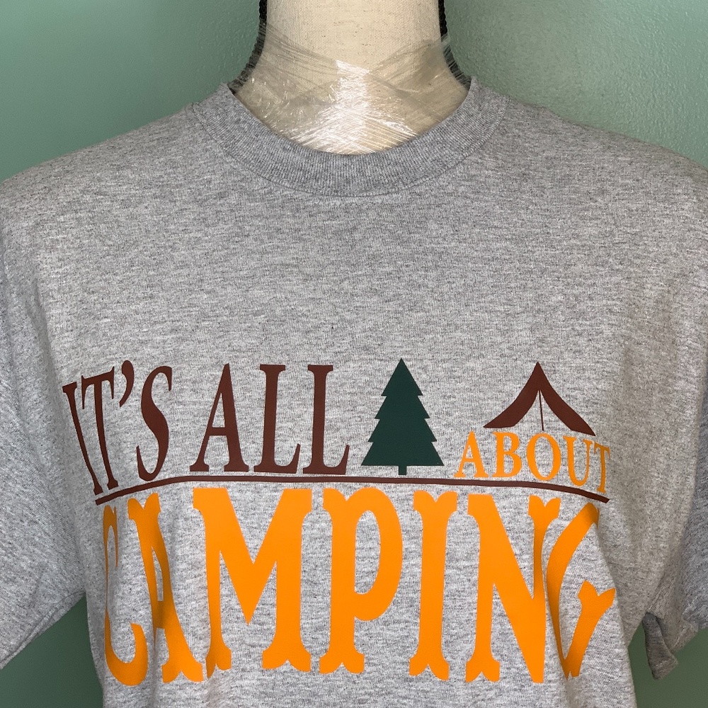 NEW Size Large Gray Gildan graphic tee shirt
